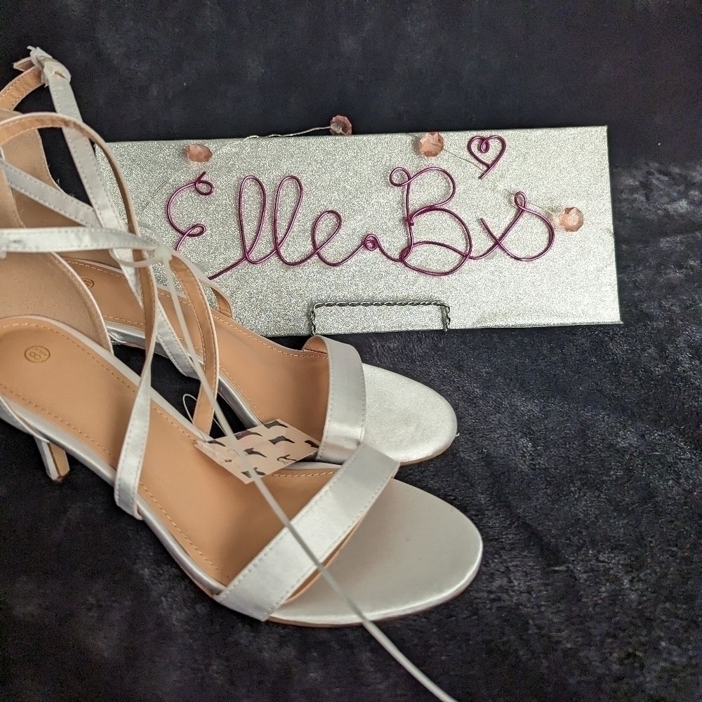 High Heels - Picture 3 of 5